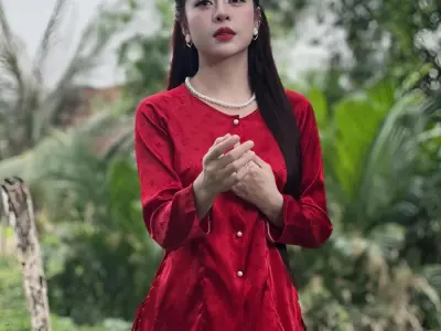Cẩm Tiên xuất hiện quyến rũ với bộ ảnh mới đầy sắc màu