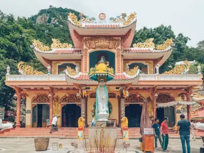 Cảnh đẹp như tranh tại chùa Bà Đen khiến ai cũng mê mẩn