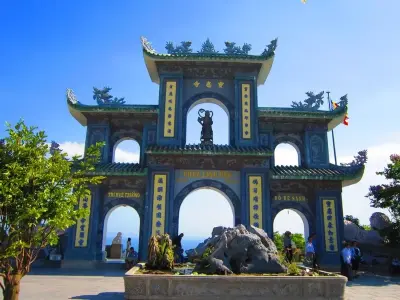 Toàn cảnh chùa Linh Ứng Sơn Trà giữa thiên nhiên hùng vĩ