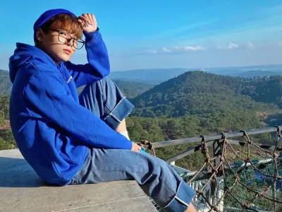 TikTok Phạm Đình Thái Ngân khoe ảnh mới điển trai