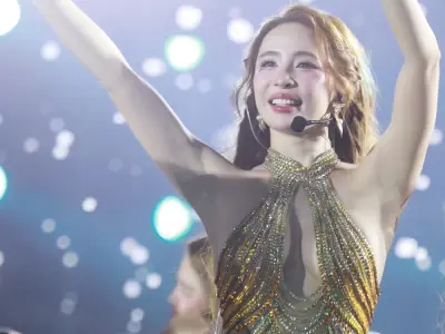 Quỳnh Nga bùng nổ hài hước qua bộ sưu tập ảnh nghệ thuật