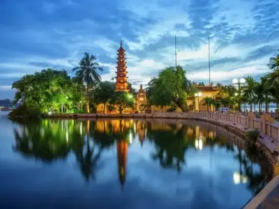 Khám phá vẻ đẹp cổ kính và linh thiêng của chùa Trấn Quốc Hà Nội