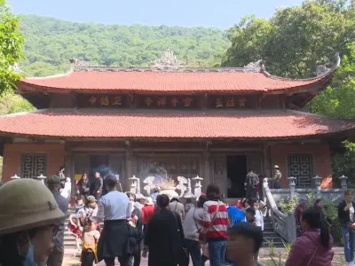 Chùa Lôi Âm - Địa điểm tâm linh thu hút khách du lịch