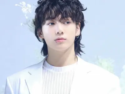 Ngắm nhìn ảnh Jungkook BTS thần thái cuốn hút đầy lôi cuốn