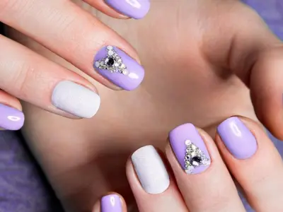 Nail đính đá tinh tế cho nàng thêm phong cách cuốn hút