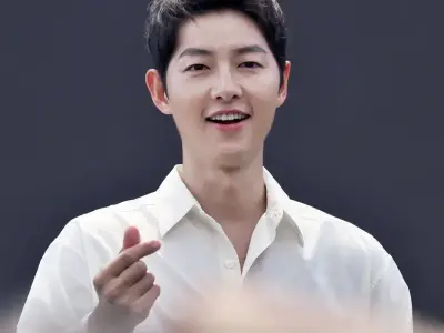 Ảnh Song Joong-ki mới nhất gây sốt cộng đồng mạng châu Á