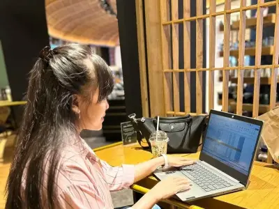 Ảnh gái văn phòng xinh đẹp, tinh tế trong không gian làm việc