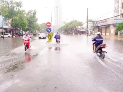 Mưa trái mùa là gì? Bí ẩn về cơn mưa đến không đúng hẹn