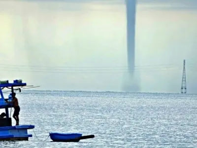 Vòi rồng nước (Waterspout) là gì? Xoáy lốc giữa biển khơi