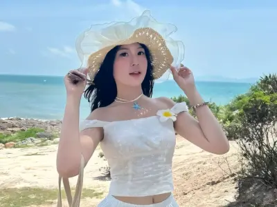 Bộ sưu tập 20 hình ảnh gái xinh mặc váy ngắn trắng cực đáng yêu và cuốn hút