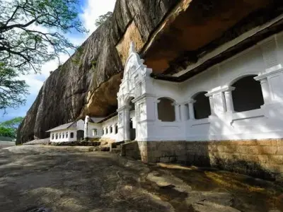 Cẩm nang chiêm bái đền hang động Dambulla Sri Lanka trang nghiêm