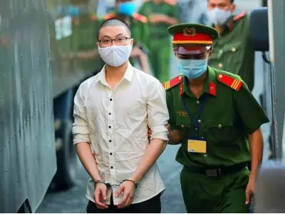 Cười té ghế với 30 ảnh meme công an tấu hài cực mạnh năm 2026