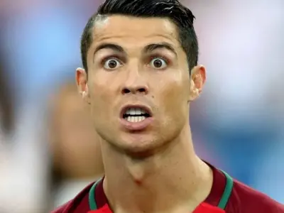 Cười té ghế với bộ ảnh meme ronaldo tấu hài chấn động cõi mạng