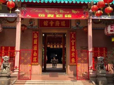Kinh nghiệm chiêm bái Chùa Bà Hải Nam linh thiêng tại quận 5