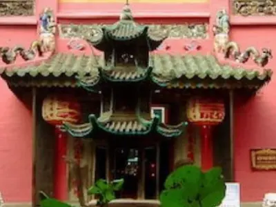 Kinh nghiệm chiêm bái Chùa Ngọc Hoàng thiêng liêng giữa lòng Sài Gòn
