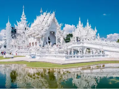 Kinh nghiệm chiêm bái Chùa Trắng Wat Rong Khun uy nghiêm thành kính