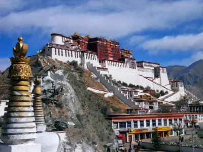 Kinh nghiệm chiêm bái cung điện Potala linh thiêng hùng vĩ