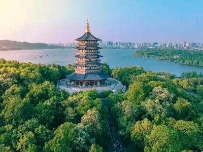 Kinh nghiệm chiêm bái Tháp Lôi Phong trang nghiêm và thành kính