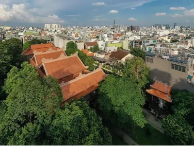 Kinh nghiệm thăm quan chiêm bái Chùa Già Lam an toàn và thành kính