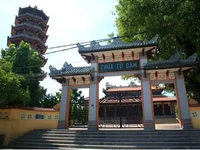 Kinh nghiệm tham quan chiêm bái Chùa Từ Đàm linh thiêng tại cố đô Huế