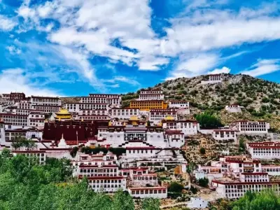 Kinh nghiệm thăm quan chiêm bái Tu viện Ganden linh thiêng tại Tây Tạng