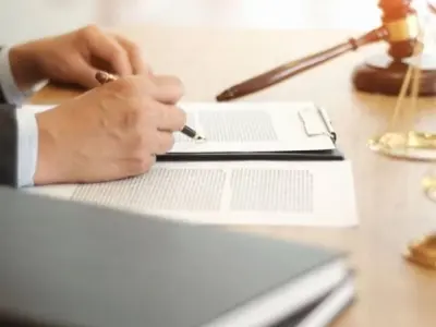 Tìm hiểu chi tiết nghị quyết hướng dẫn về yêu cầu phản tố là gì