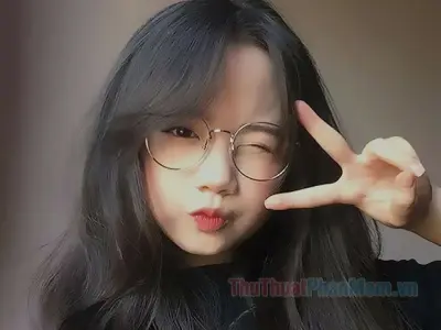 Trọn bộ ảnh gái xinh tóc dài đeo kính 2k4 cực kỳ dễ thương và cuốn hút