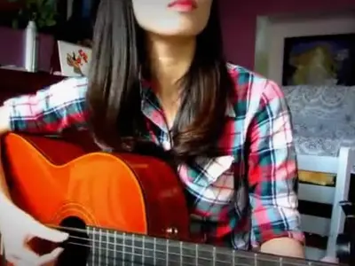 Trọn bộ sưu tập ảnh cô gái cầm đàn guitar cực chill và cuốn hút năm 2026